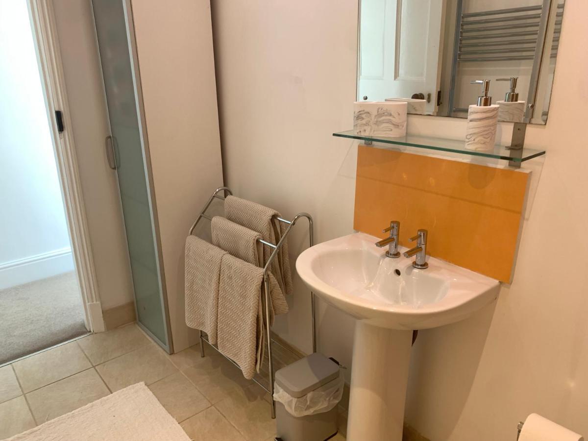 Puffin. Comfortable Annexe Central 法尔茅斯 外观 照片